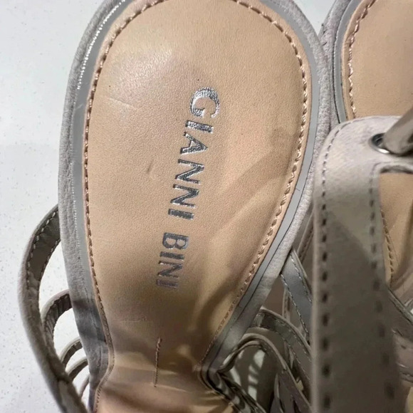 Gianni Bini Tan suede tie-up 4” Heels size 10, gently worn - Picture 7 of 10